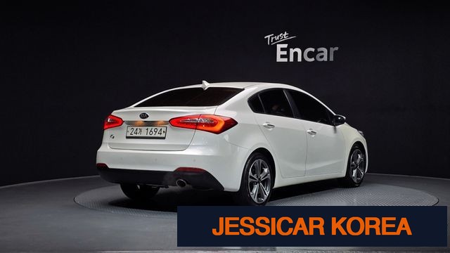 2015 Kia K3 - Thumbnail 8