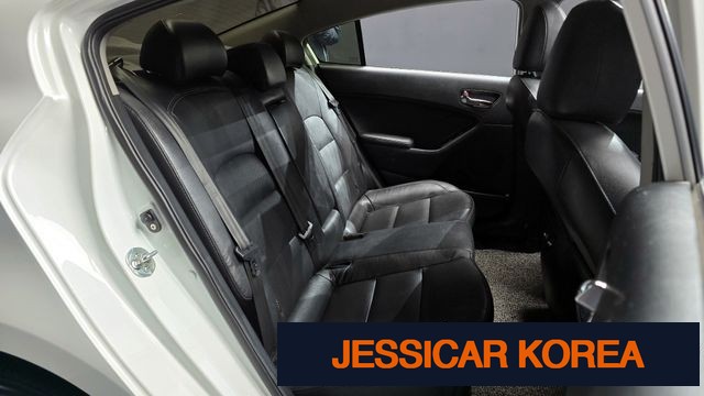 2015 Kia K3 - Thumbnail 9