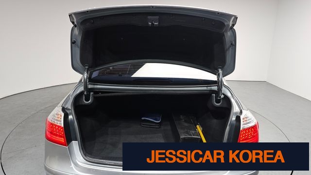 2010 Hyundai Genesis - Thumbnail 11