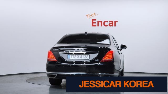 2016 Genesis EQ900 - Thumbnail 12