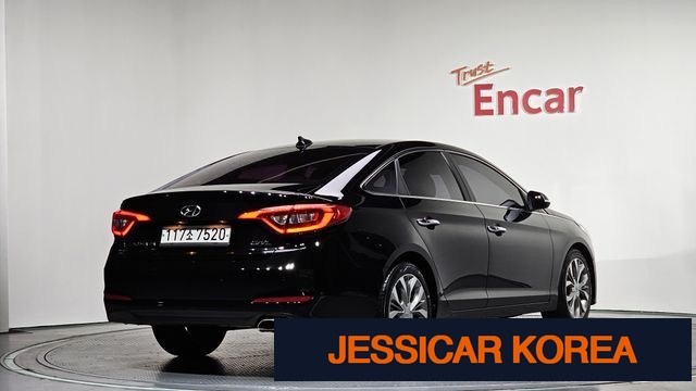 2015 Hyundai LF Sonata - Thumbnail 12