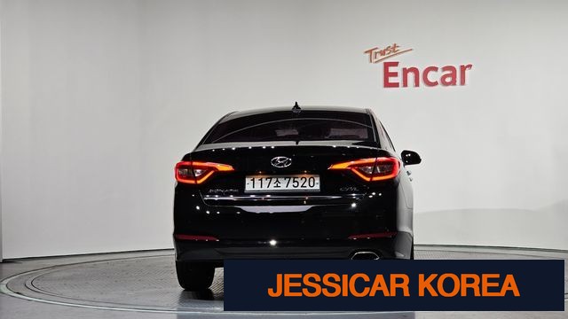 2015 Hyundai LF Sonata - Thumbnail 16