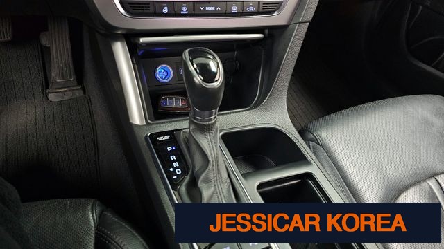 2015 Hyundai LF Sonata - Thumbnail 18