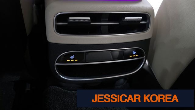 2021 Genesis GV70 - Thumbnail 12