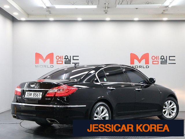 2012 Hyundai Genesis - Thumbnail 2