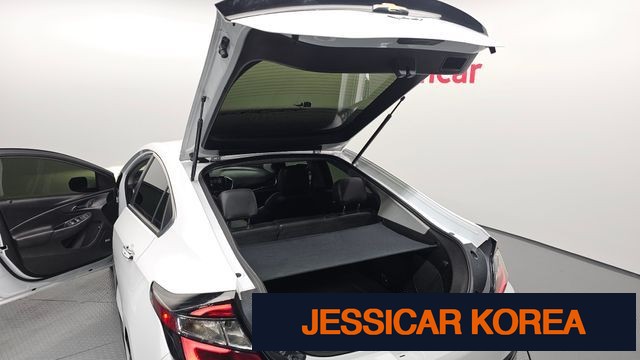 2018 Chevrolet Volt - Thumbnail 11