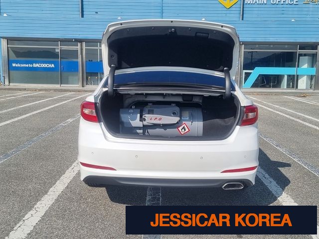 2015 Hyundai LF Sonata - Thumbnail 19
