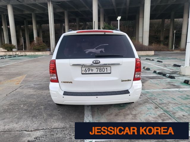 2013 Kia Carnival R - Thumbnail 8