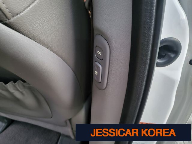 2013 Kia Carnival R - Thumbnail 9