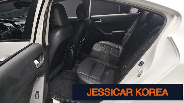 2017 Kia The New K3 - Thumbnail 18