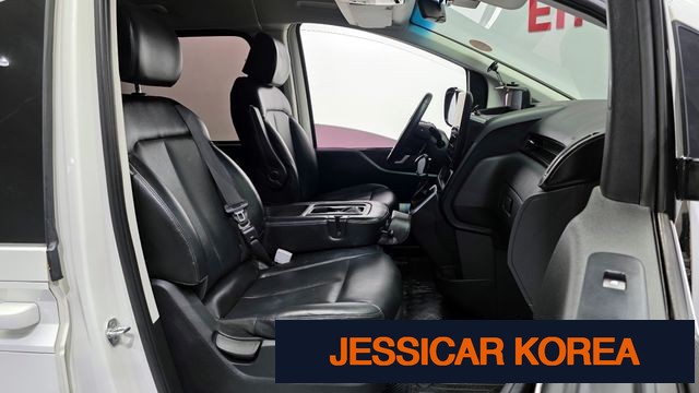 2022 Hyundai Staria - Thumbnail 9