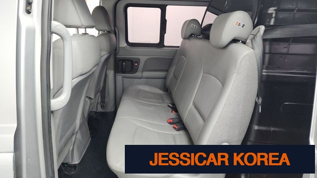 2016 Hyundai Grand Starex - Thumbnail 14