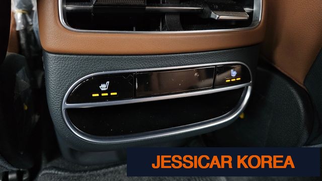 2024 Genesis GV70 - Thumbnail 3