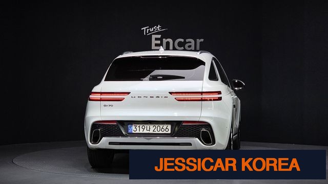 2024 Genesis GV70 - Thumbnail 8