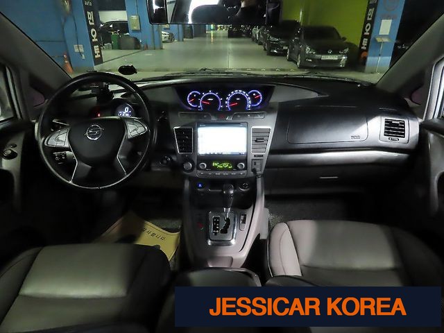 2015 KG Mobility Korando Turismo - Thumbnail 5