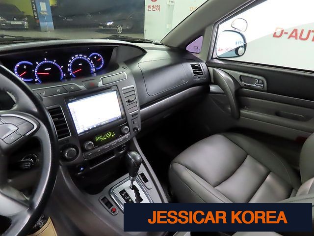 2015 KG Mobility Korando Turismo - Thumbnail 6