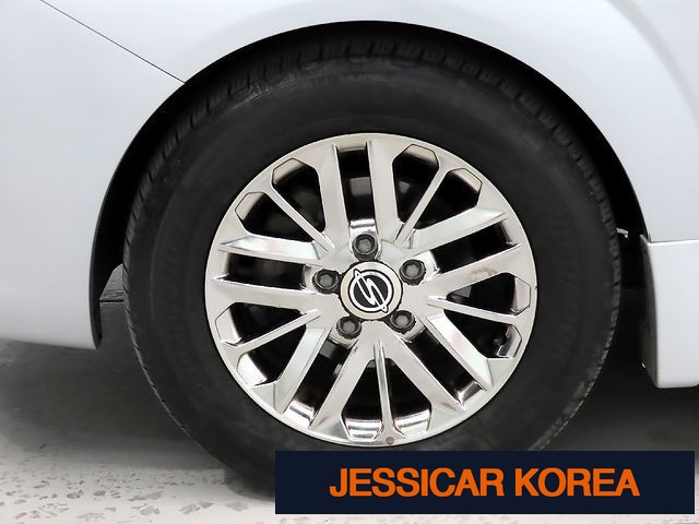 2015 KG Mobility Korando Turismo - Thumbnail 7