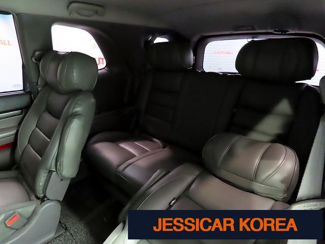 2015 KG Mobility Korando Turismo - Thumbnail 10