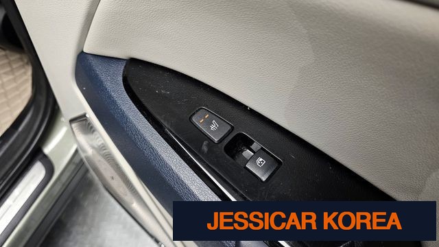 2022 Kia Sportage 5th Gen - Thumbnail 2