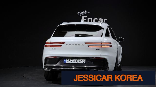2025 Genesis GV70 - Thumbnail 9
