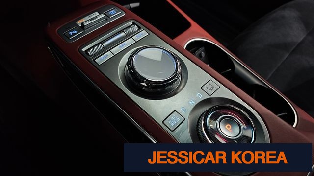 2021 Genesis GV70 - Thumbnail 4