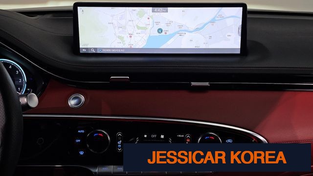 2021 Genesis GV70 - Thumbnail 8