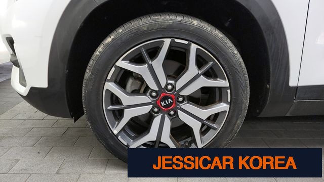 2020 Kia Seltos - Thumbnail 11