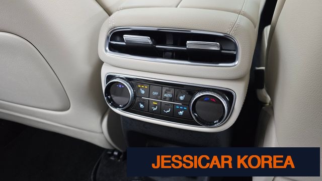 2022 Genesis GV80 - Thumbnail 16