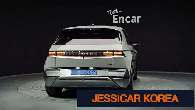 2022 Hyundai Ioniq 5 - Thumbnail 3