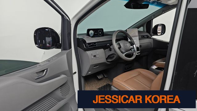 2025 Hyundai Staria - Thumbnail 17