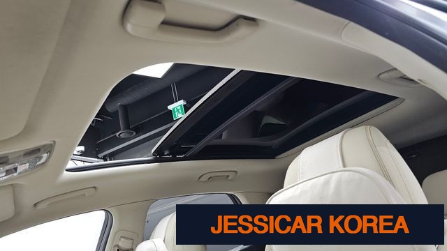 2021 Genesis GV70 - Thumbnail 10