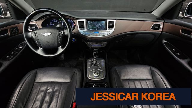 2013 Hyundai Genesis - Thumbnail 8