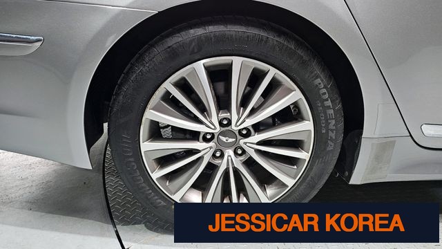 2013 Hyundai Genesis - Thumbnail 9