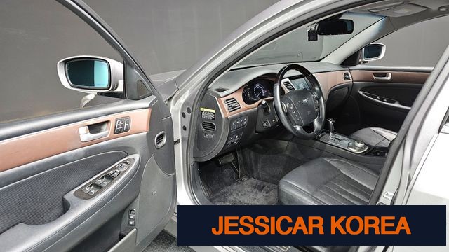 2013 Hyundai Genesis - Thumbnail 12