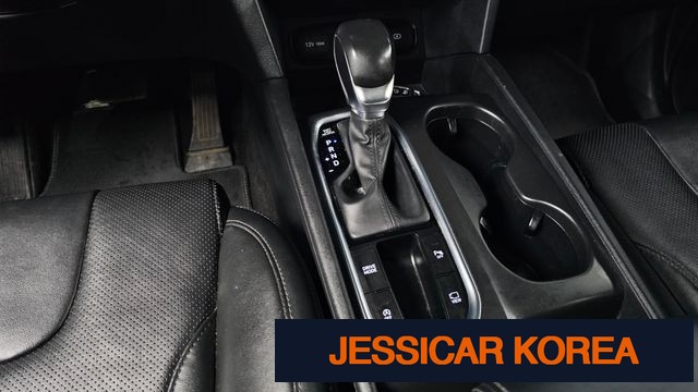 2019 Hyundai Santa Fe TM - Thumbnail 17