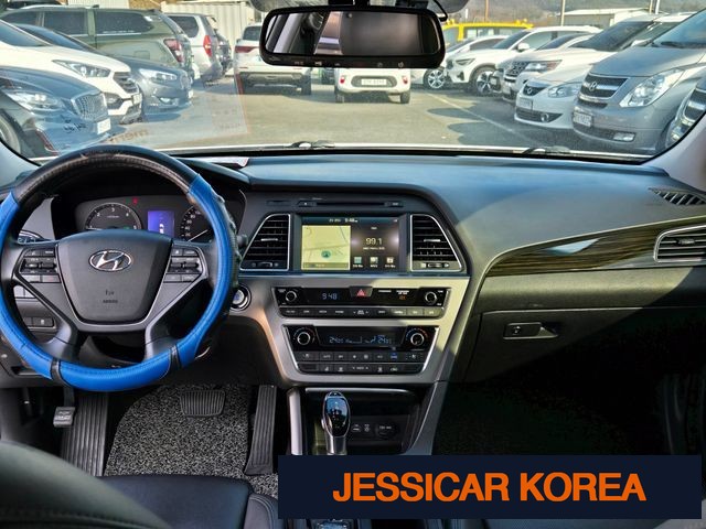 2016 Hyundai LF Sonata - Thumbnail 4