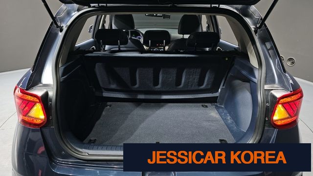 2020 Hyundai Venue - Thumbnail 10