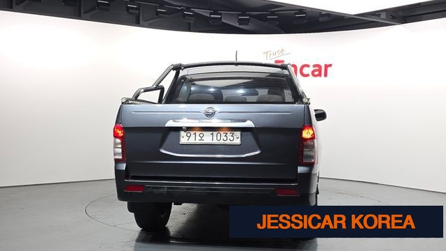 2015 KG Mobility Korando Sports - Thumbnail 4