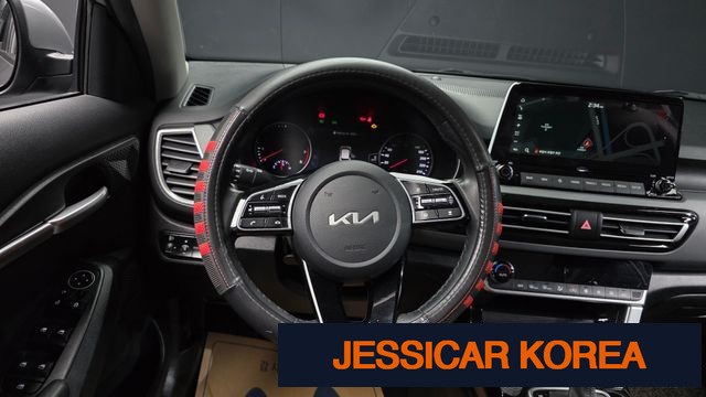 2023 Kia Seltos - Thumbnail 3