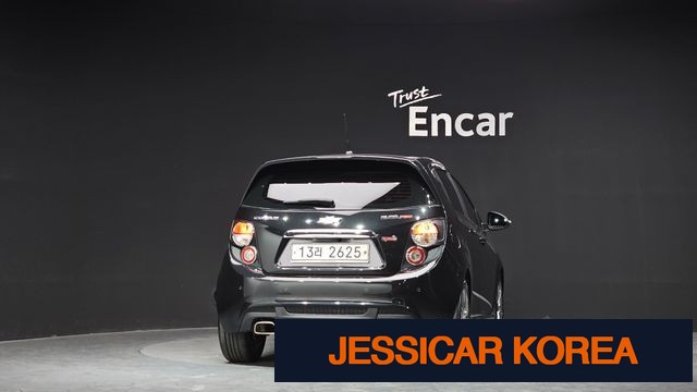 2015 Chevrolet Aveo hatchback - Thumbnail 19