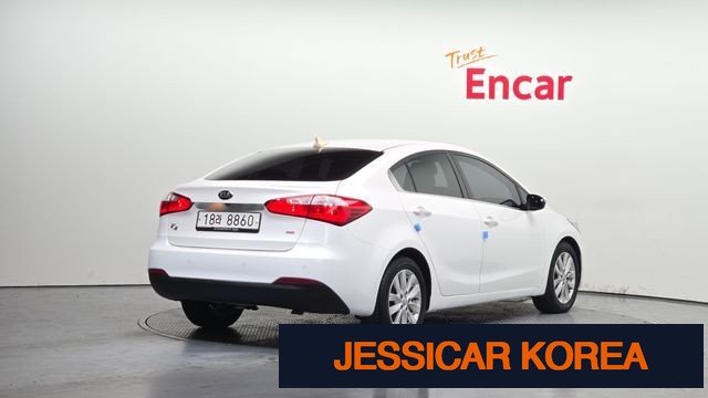 2013 Kia K3 - Thumbnail 4
