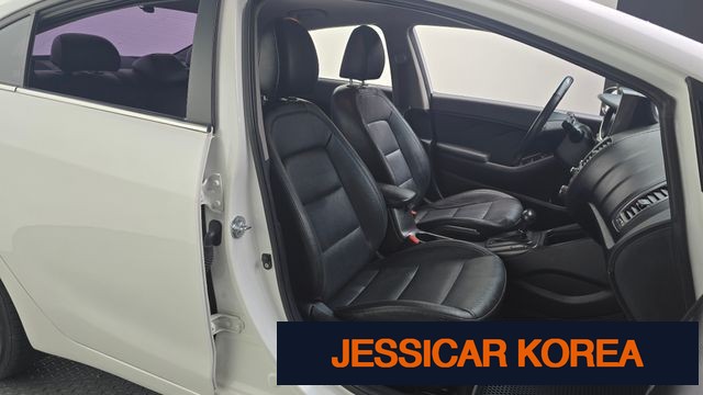 2013 Kia K3 - Thumbnail 5