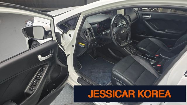 2013 Kia K3 - Thumbnail 8