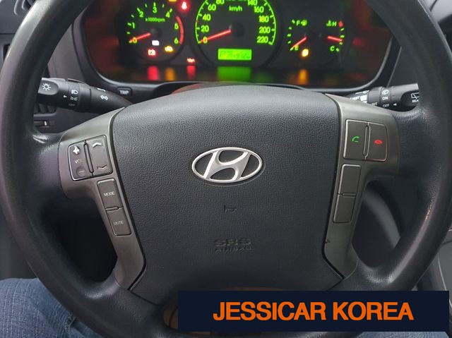 2016 Hyundai Grand Starex - Thumbnail 11
