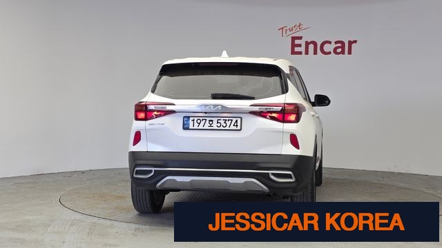 2023 Kia Seltos - Thumbnail 13