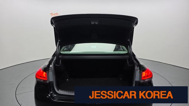 2015 Hyundai Genesis DH - Thumbnail 2