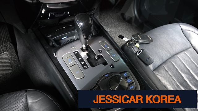 2012 Hyundai Genesis - Thumbnail 2