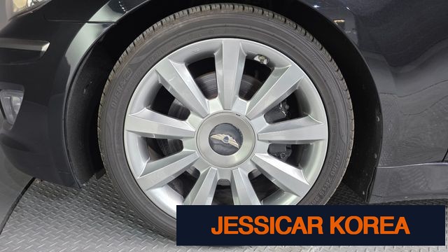 2012 Hyundai Genesis - Thumbnail 5