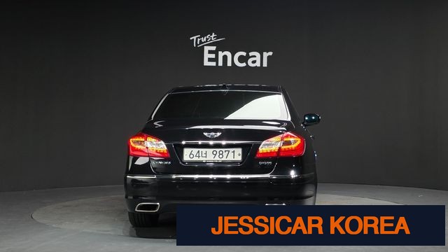 2012 Hyundai Genesis - Thumbnail 10