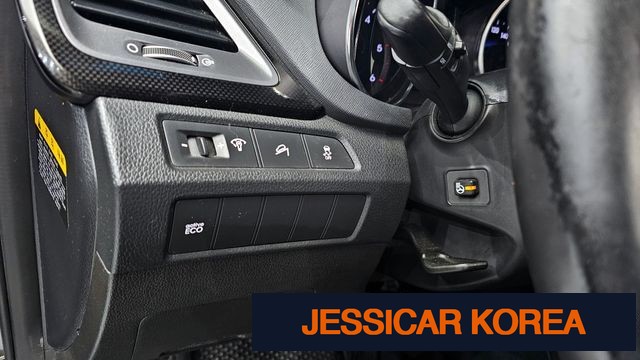 2013 Hyundai Santa Fe DM - Thumbnail 6